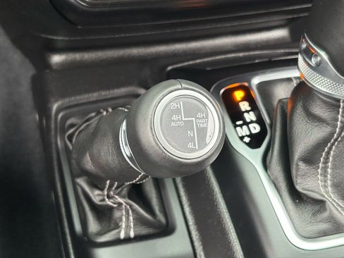 Used 2022 Jeep Wrangler Unlimited Sahara w/ Cold Weather Group image 4