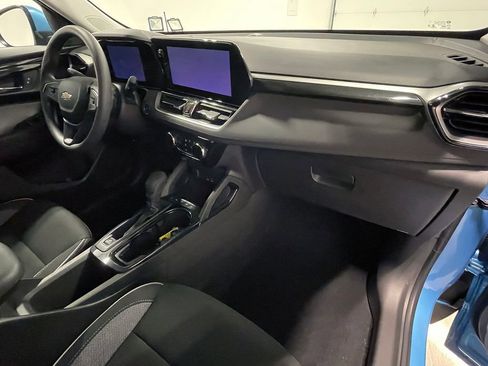 Used 2025 Chevrolet TrailBlazer LT AWD/4WD image 26