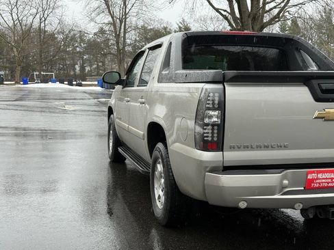 Used 2008 Chevrolet Avalanche LT image 8