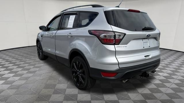 Used 2017 Ford Escape SE w/ Equipment Group 201A AWD/4WD image 3