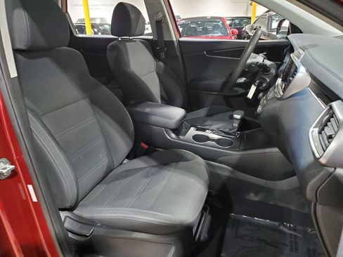Used 2020 Kia Sorento LX FWD image 13