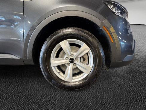 Certified 2023 Kia Sorento LX AWD/4WD image 11
