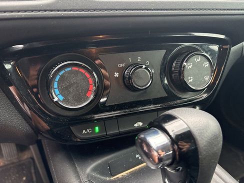 Used 2016 Honda HR-V LX image 24