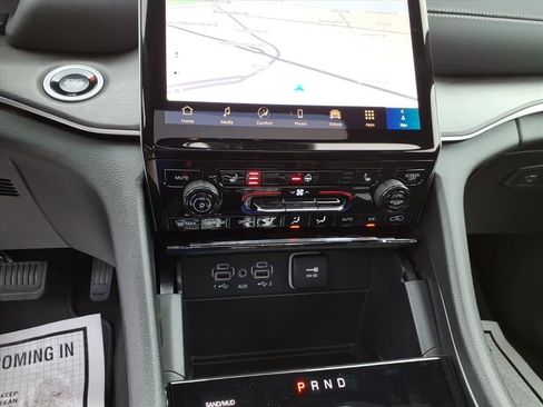 New 2025 Jeep Grand Cherokee Limited image 17