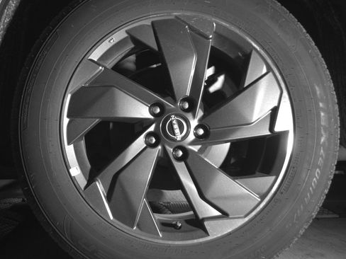 Used 2025 Nissan Rogue SV FWD image 14