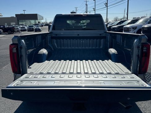 New 2026 GMC Sierra 3500 SLT w/ SLT Convenience Package image 8