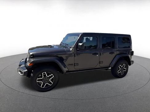 Used 2025 Jeep Wrangler Unlimited Sahara AWD/4WD image 8