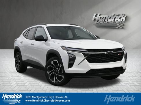 Used 2025 Chevrolet Trax RS w/ Driver Confidence Package image 1