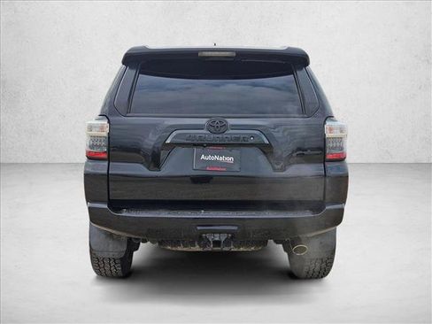 Used 2018 Toyota 4Runner SR5 Premium image 6
