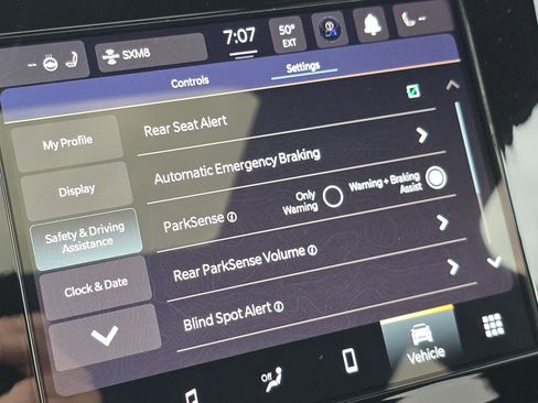 New 2025 Jeep Grand Cherokee L Altitude image 33