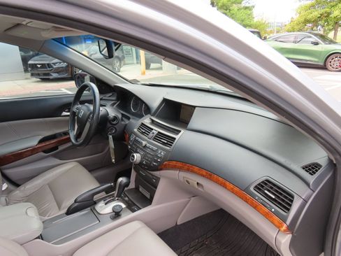 Used 2011 Honda Accord EX-L image 15
