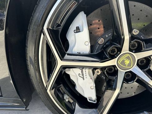 Used 2020 Lamborghini Huracan EVO AWD/4WD image 18