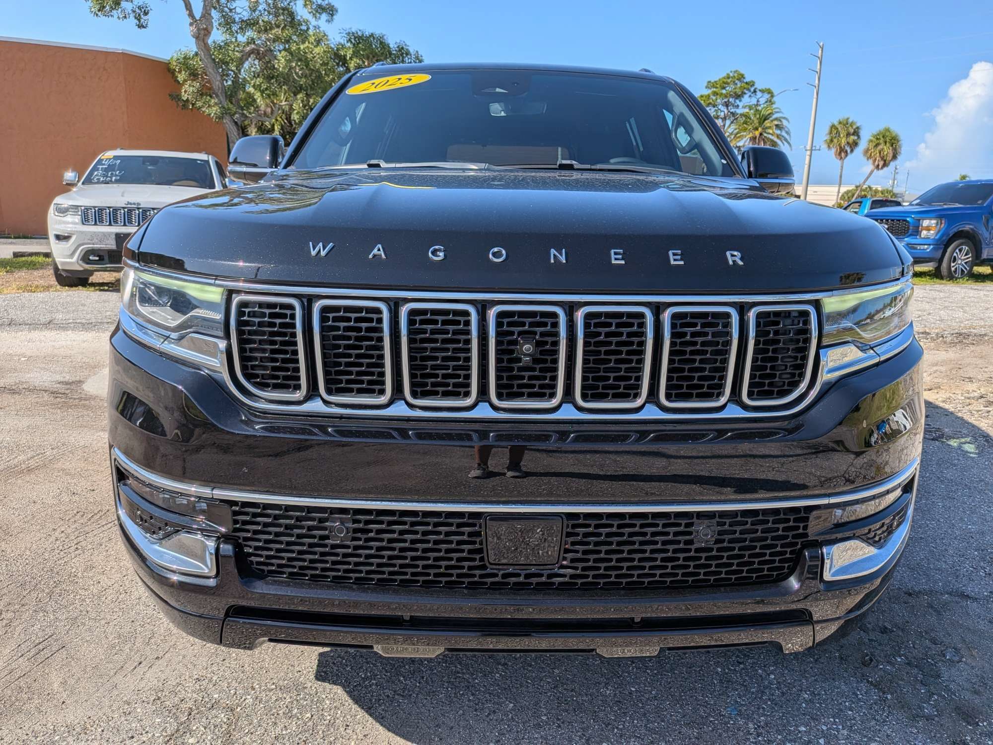 Used 2025 Jeep Wagoneer 4WD w/ Convenience Group I image 9