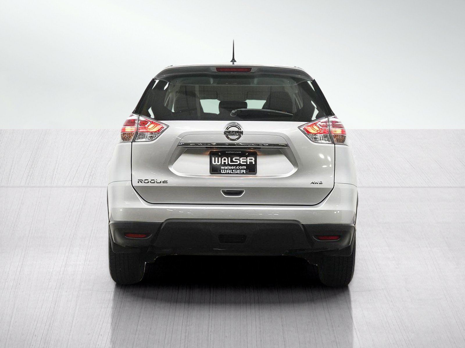 Used 2016 Nissan Rogue S AWD/4WD image 4