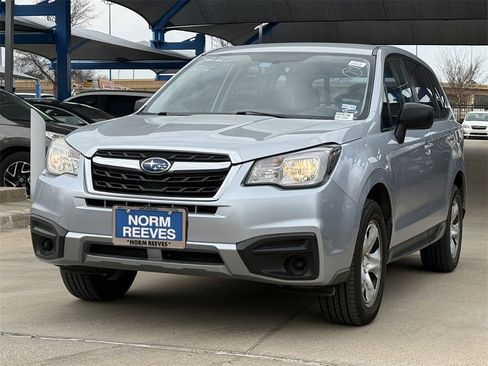 Used 2018 Subaru Forester 2.5i image 2