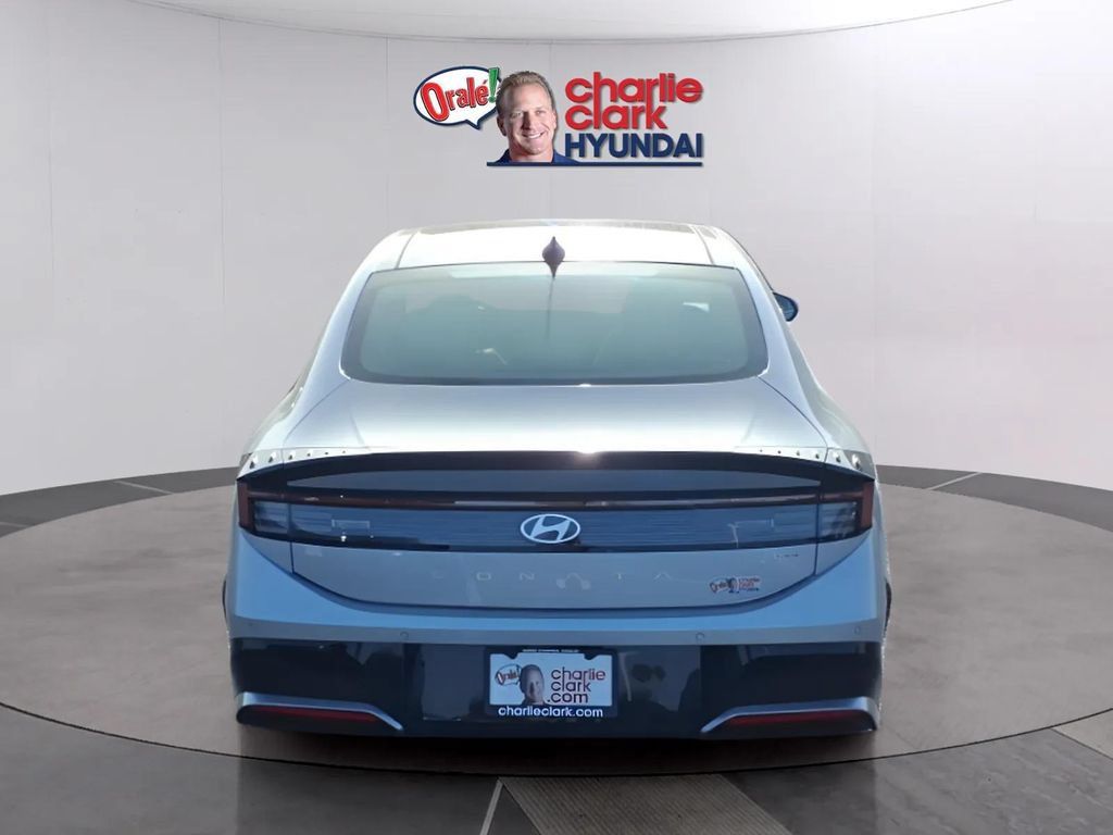 New 2026 Hyundai Sonata Limited FWD image 4