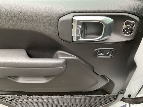 New 2025 Jeep Gladiator Sport image 8