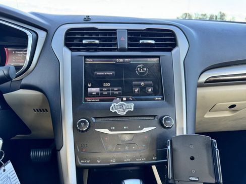 Used 2015 Ford Fusion SE w/ Equipment Group 502A image 25