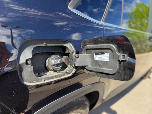 Used 2024 Volkswagen Atlas Cross Sport SE image 14