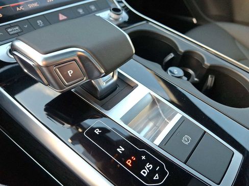 Certified 2025 Audi Q7 2.0T Premium w/ Convenience Plus Package image 12