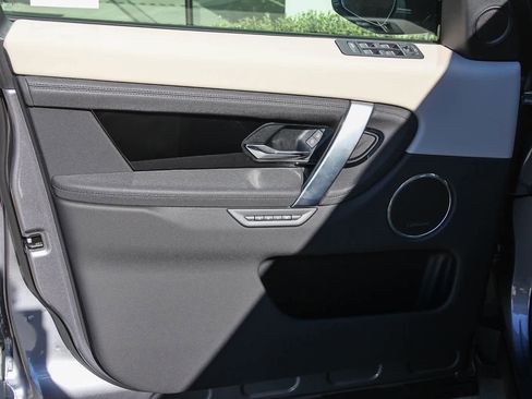 New 2025 Land Rover Discovery Sport S image 17