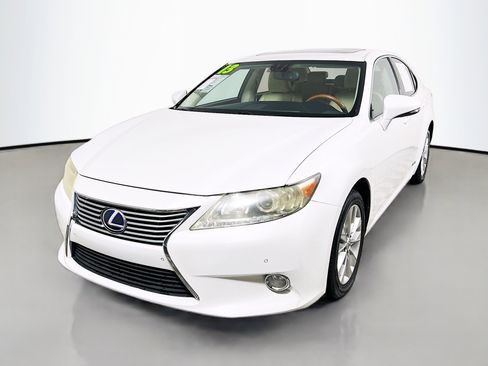 Used 2013 Lexus ES 300h image 10