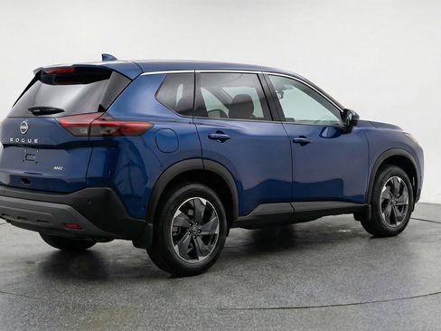 Used 2025 Nissan Rogue SV image 7