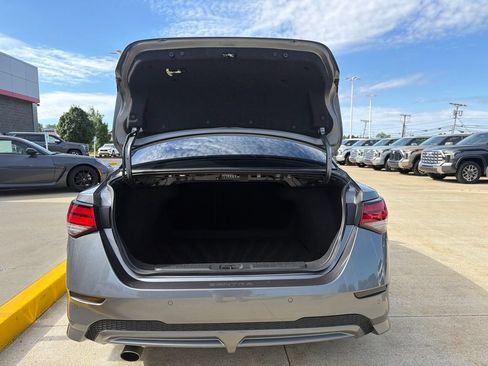 Used 2023 Nissan Sentra SR w/ SR Premium Package FWD image 8