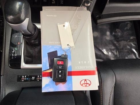 Used 2018 Toyota Highlander Limited Platinum w/ Protection Package #3 AWD/4WD image 23