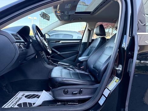 Used 2016 Volkswagen Passat 1.8T SE FWD image 9