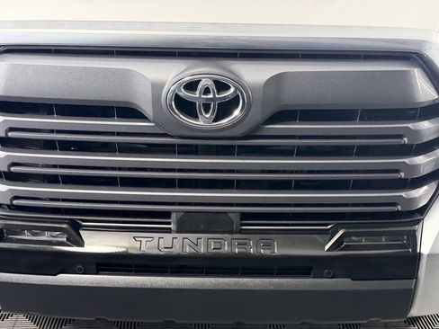 Used 2025 Toyota Tundra Limited AWD/4WD image 10