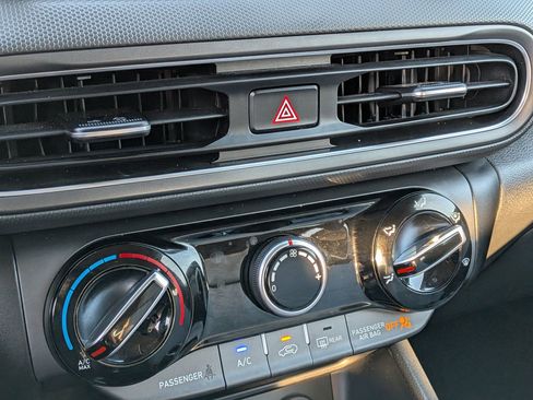 Used 2023 Hyundai Kona SEL image 21