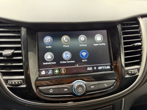 Used 2019 Chevrolet Trax LT w/ Sun & Sound Package image 17