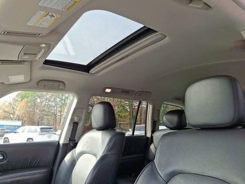 Used 2023 Nissan Armada SL image 18
