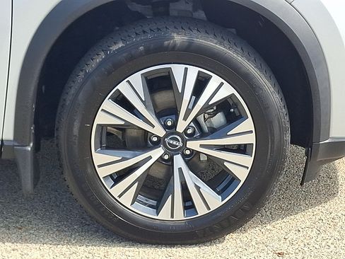 Used 2023 Nissan Rogue SV w/ SV Premium Package AWD/4WD image 8