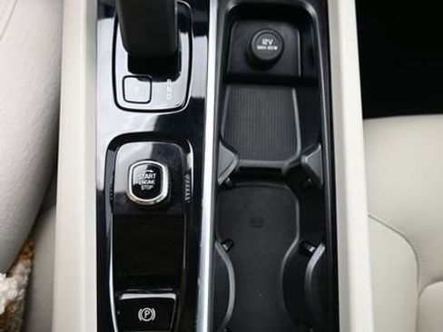 Used 2023 Volvo XC60 B5 Plus w/ Climate Package image 11