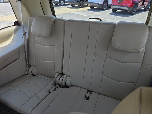 Used 2019 Cadillac Escalade Premium Luxury w/ LPO, Radiant Package RWD image 20