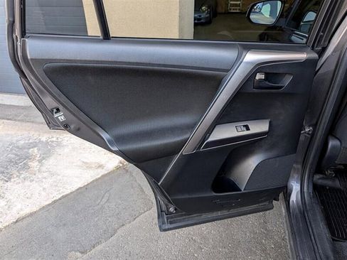 Used 2017 Toyota RAV4 LE image 22