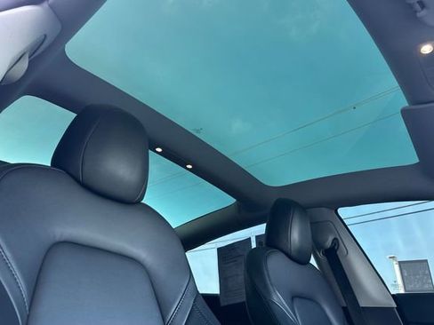 Used 2023 Tesla Model 3 Standard Range image 18