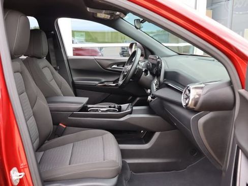 Used 2026 Chevrolet Equinox LT AWD/4WD image 33