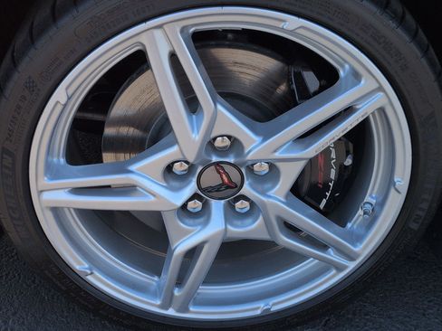Used 2023 Chevrolet Corvette Stingray Preferred Conv w/ Z51 Performance Package RWD image 13