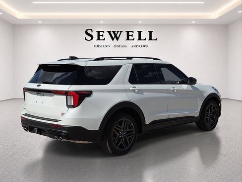 Used 2025 Ford Explorer ST w/ Sun And Sound Package AWD/4WD image 7