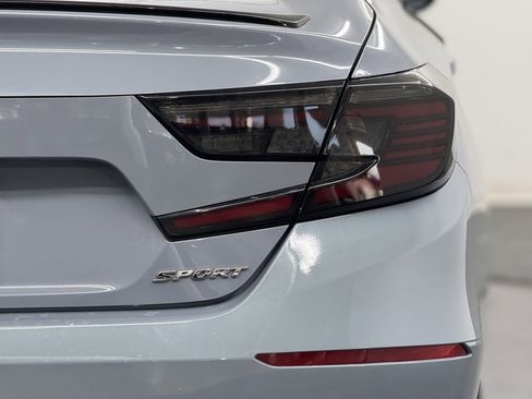Used 2021 Honda Accord Sport image 12