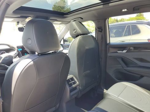New 2026 Volkswagen Tiguan SE R-Line AWD/4WD image 11