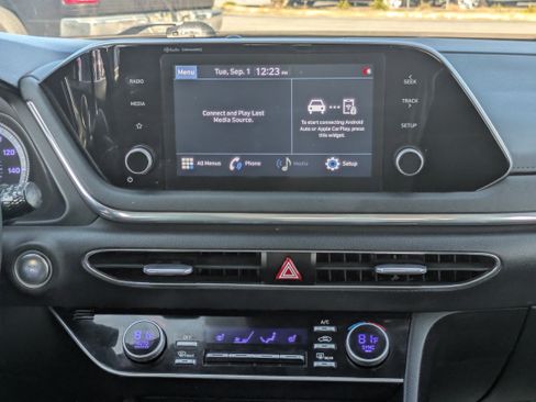 Used 2021 Hyundai Sonata SEL w/ Preferred Accessory Package image 5