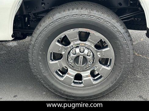 New 2025 Ford F250 Lariat w/ Chrome Package image 18