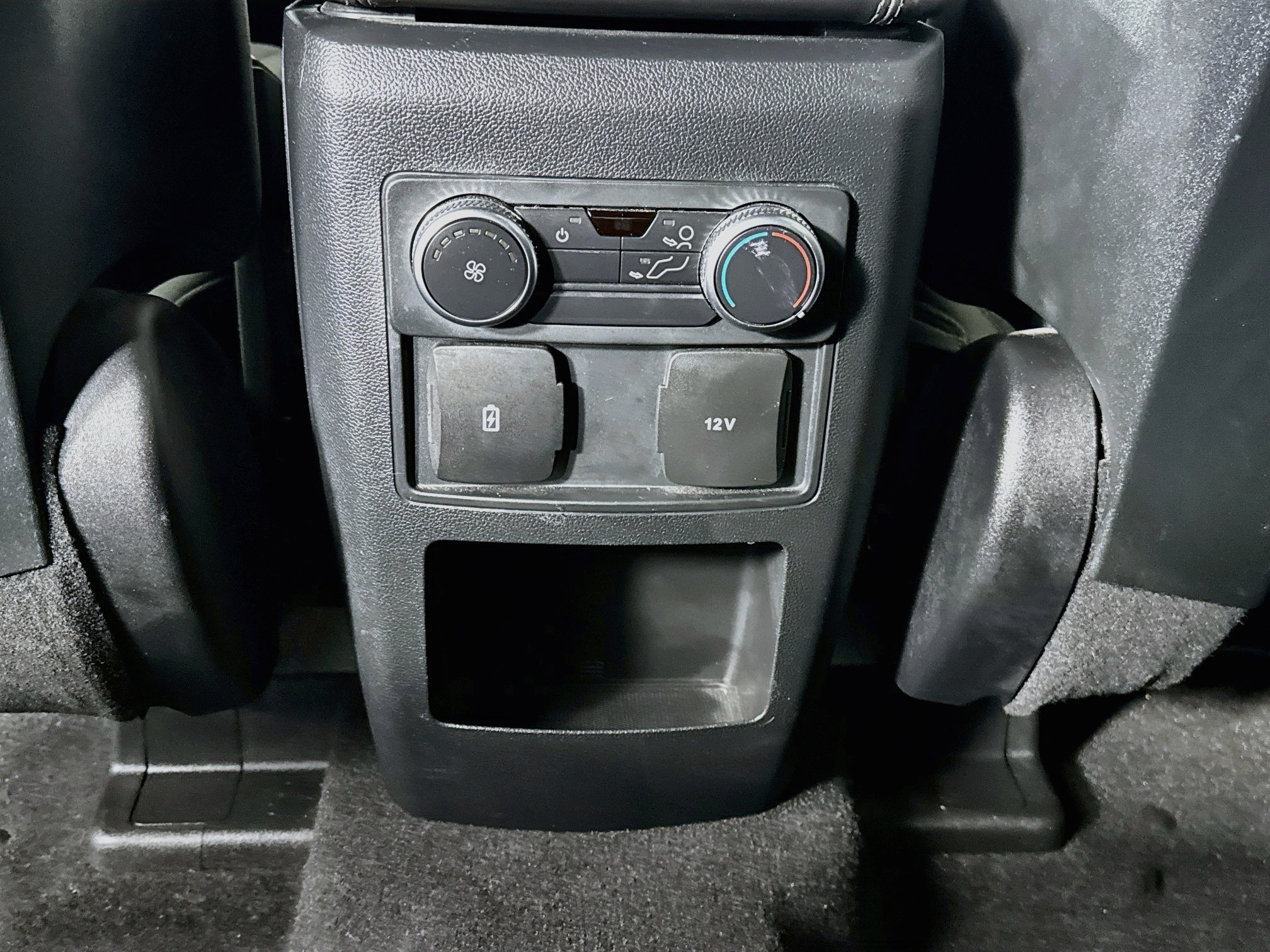Used 2020 Ford Explorer XLT AWD/4WD image 24