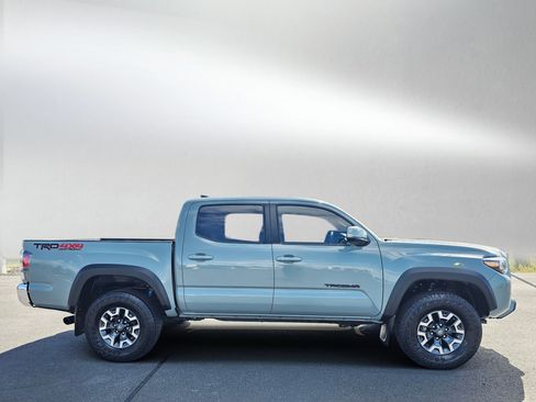 Used 2023 Toyota Tacoma TRD Off-Road w/ Black Out Package (TMS) AWD/4WD image 6