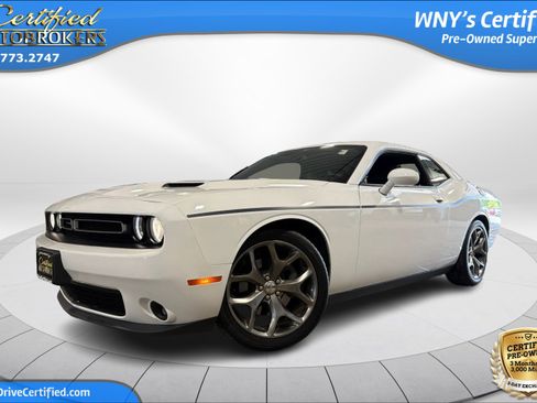Used 2016 Dodge Challenger SXT Plus RWD image 1