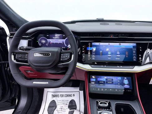 Used 2024 Jeep Wagoneer Launch Edition image 7